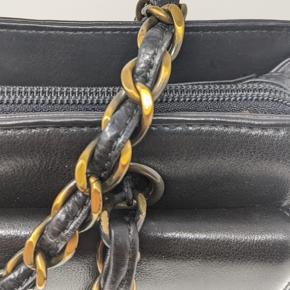🎉 SALE 🎉 CHANEL BlACK BAG FRONT FLAP CHAIN TOTE More Pics!🎉 Vintage! 🦄 - Picture 13 of 16